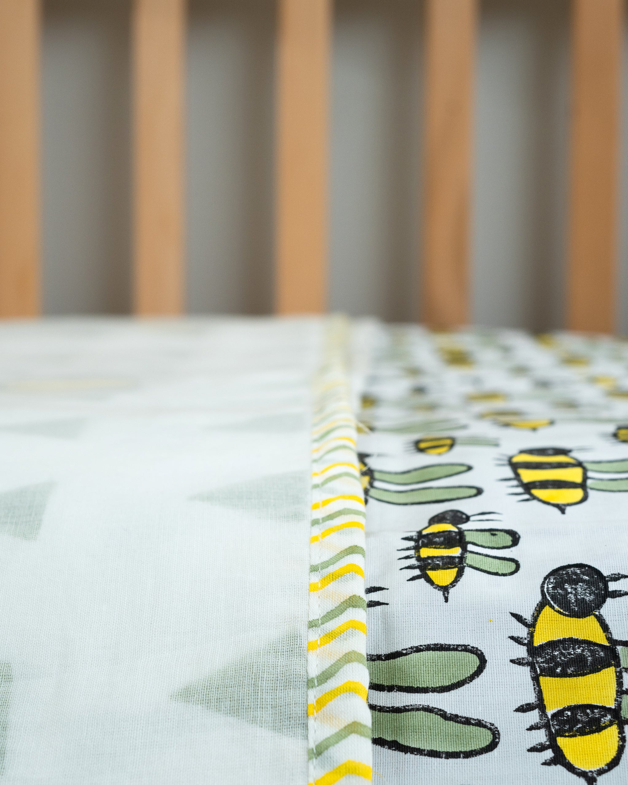 Buzzing Honey Bee Dohar