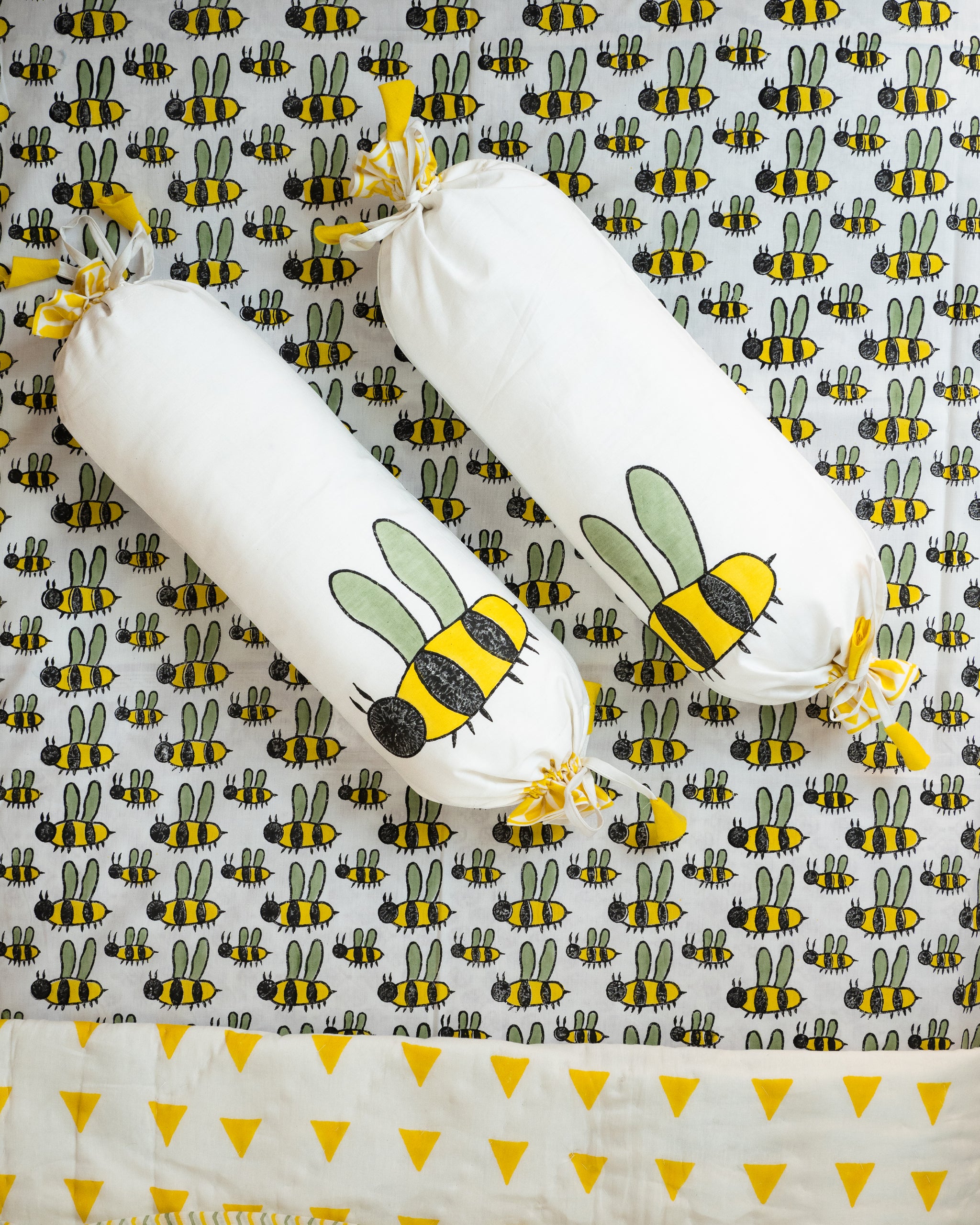 Buzzing Honey Bee Dohar