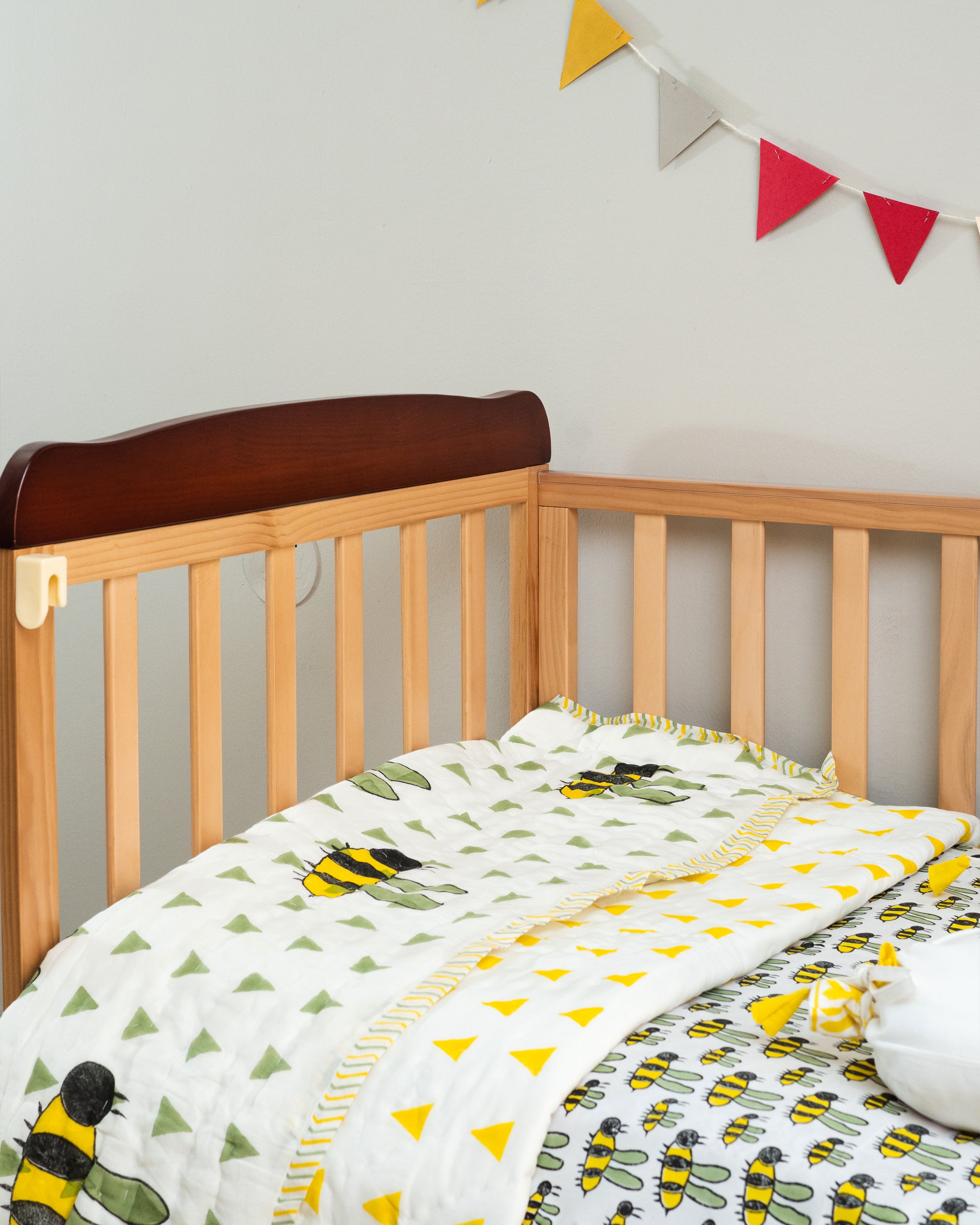 Cozy Honey Bee Quilt