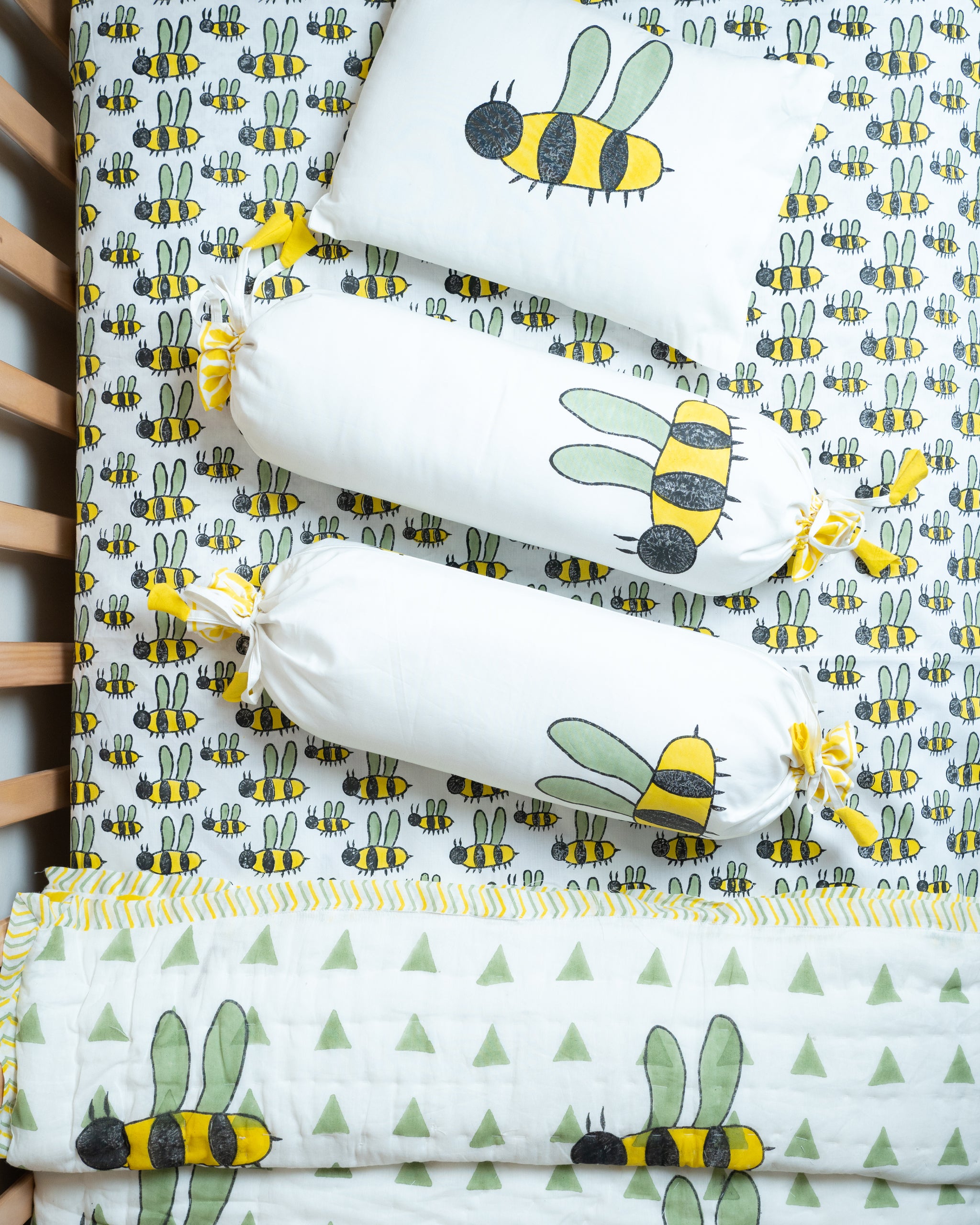 Cozy Honey Bee Quilt