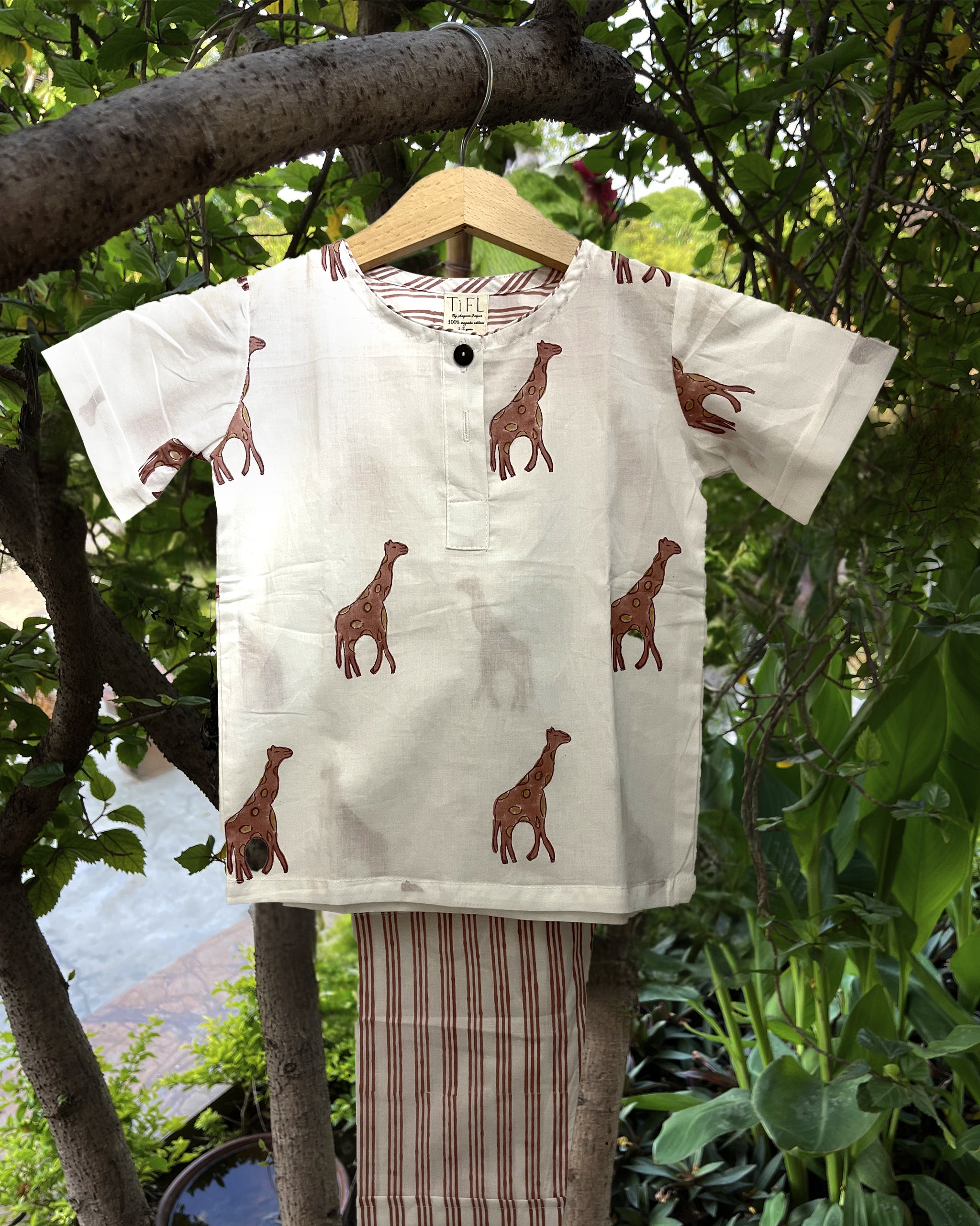 Casual kid wear with Graceful Giraffe Print