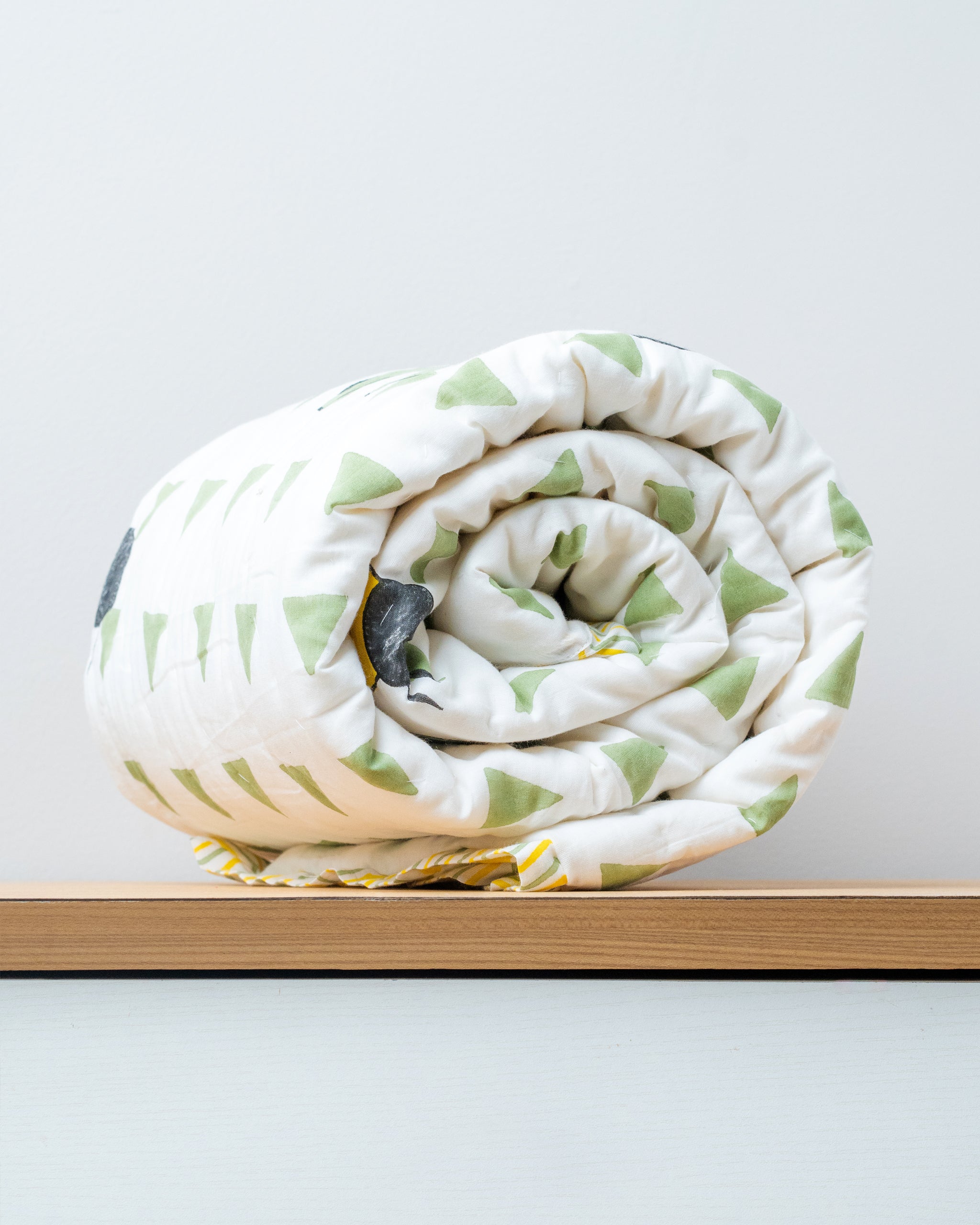 Cozy Honey Bee Quilt